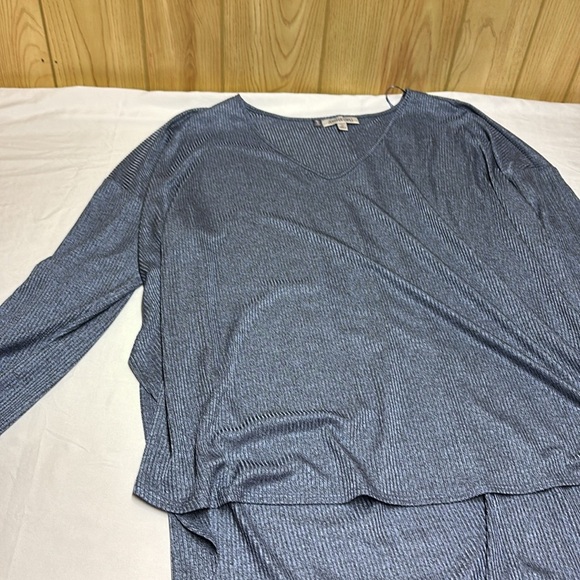 Jennifer Lopez Gray and Blue Shimmer Tunic - Picture 5 of 7